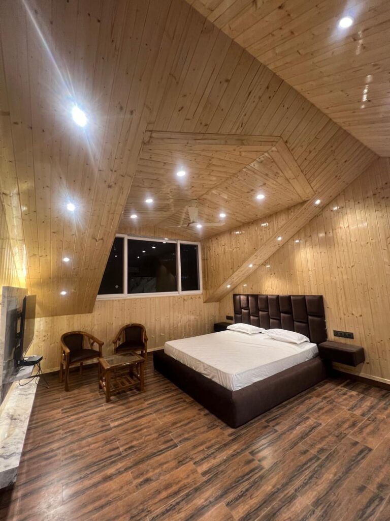 Mountain View Super Deluxe Rooms in Kasauli